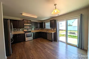 2525 Mcintosh St, Dallas, NC 28034 - Photo 4