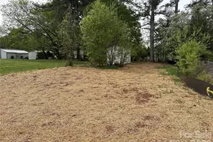 608 E Boston Ave, Bessemer City, NC 28016 - Photo 16