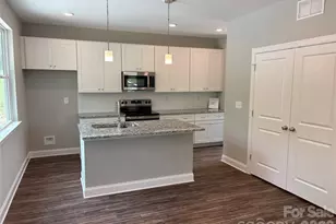 608 E Boston Ave, Bessemer City, NC 28016 - Photo 2