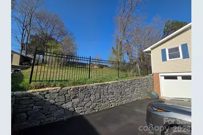 106 Shelly Drive, Hendersonville, NC 28792 - Photo 4