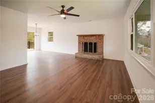 106 Shelly Dr, Hendersonville, NC 28792 - Photo 8