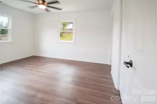 106 Shelly Dr, Hendersonville, NC 28792 - Photo 24