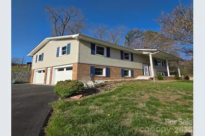 106 Shelly Drive, Hendersonville, NC 28792 - Photo 2