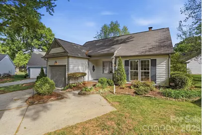728 Clayfield Court, Charlotte, NC 28209 - Photo 2