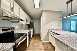 10240 Rose Meadow Ln, Charlotte, NC 28277 - Photo 6