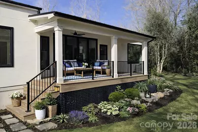 2520 27th Avenue Circle NE, Hickory, NC 28601 - Photo 2