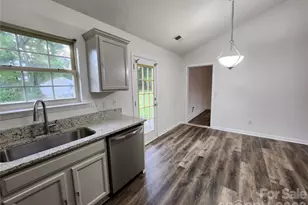 3641 Atlas Dr, Charlotte, NC 28269 - Photo 2