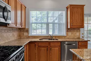 11126 Maplehurst Dr, Charlotte, NC 28277 - Photo 16