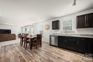 319 Shoreline Dr, New London, NC 28127 - Photo 10