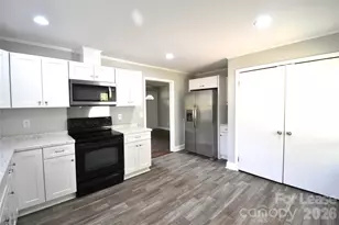 3844 Crestridge Dr, Charlotte, NC 28217 - Photo 8