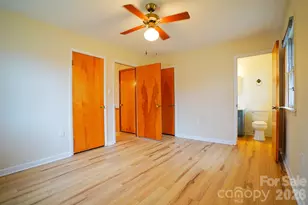 915 Woods Dr, Statesville, NC 28677 - Photo 8