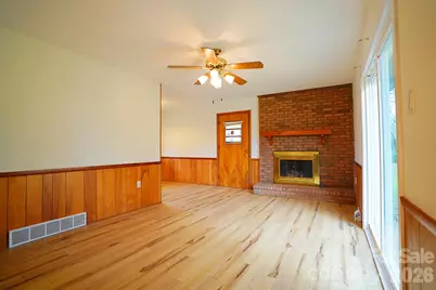 915 Woods Drive, Statesville, NC 28677 - Photo 4