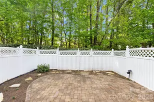8733 Robinson Forest Dr, Charlotte, NC 28277 - Photo 32