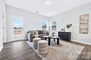 663 13th Ave Dr NE, Hickory, NC 28601 - Photo 6