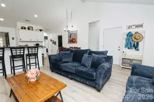 62 E Glenview St, Marion, NC 28752 - Photo 4