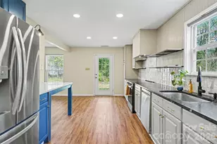 2648 Stream Bank Dr, Charlotte, NC 28269 - Photo 12