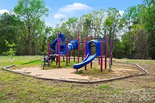 2648 Stream Bank Dr, Charlotte, NC 28269 - Photo 30