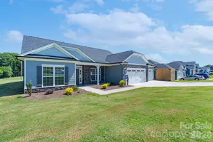 1010 Penarth Ct, Catawba, NC 28609 - Photo 2