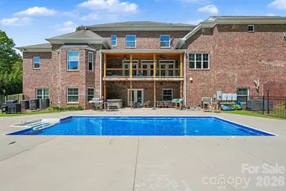 2449 Kendrick Avenue, Charlotte, NC 28269 - Photo 2