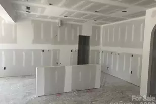 4020 Avalon Ave, Charlotte, NC 28208 - Photo 4