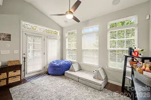 5705 Mossdale Ln, Charlotte, NC 28278 - Photo 10