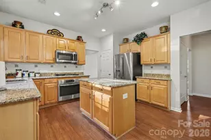 9144 Linden Tree Ln, Charlotte, NC 28277 - Photo 10