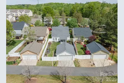 16515 Amberside Road E, Cornelius, NC 28031 - Photo 8