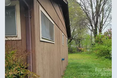 475 13th Avenue NE, Hickory, NC 28601 - Photo 18