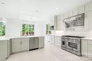 4300 Tangle Dr, Charlotte, NC 28211 - Photo 10