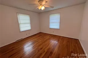 1020 W Catawba Ave, Mount Holly, NC 28120 - Photo 8