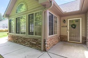 4328 Grassy Dr, Greensboro, NC 27409 - Photo 6