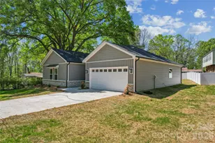 321 Henderson Cir, Harrisburg, NC 28075 - Photo 2