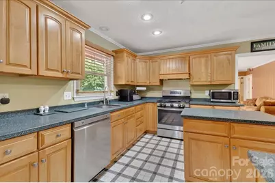 6201 Deliah Lane, Charlotte, NC 28215 - Photo 6