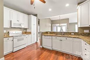 13440 Mint Lake Dr, Matthews, NC 28105 - Photo 20