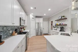 4818 Fonthill Ln, Charlotte, NC 28210 - Photo 6