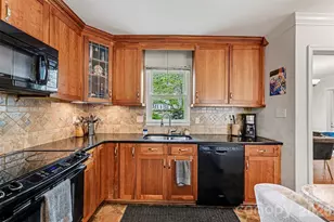 7729 Winterset Dr, Charlotte, NC 28270 - Photo 6