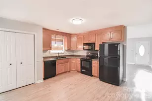 110 Pratt St, Belmont, NC 28012 - Photo 6