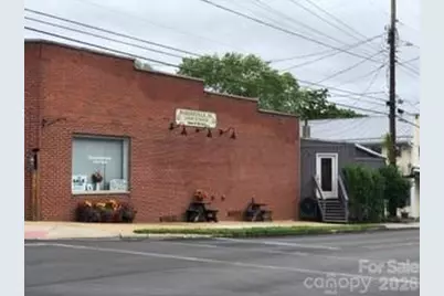 7 N Mitchell Avenue, Bakersville, NC 28705 - Photo 2