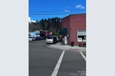 7 N Mitchell Avenue, Bakersville, NC 28705 - Photo 20