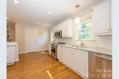 1929 Mecklenburg Avenue, Charlotte, NC 28205 - Photo 10