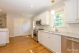 1929 Mecklenburg Ave, Charlotte, NC 28205 - Photo 10
