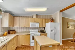 233 4th St, Waynesville, NC 28786 - Photo 14