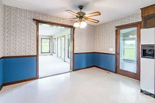 161 Springdale Ln, Cowpens, SC 29330 - Photo 12