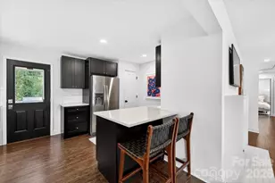 1226 Mockingbird Ln, Charlotte, NC 28209 - Photo 14