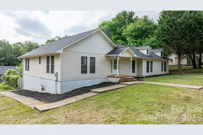 1604 4th Street NE, Hickory, NC 28601 - Photo 2