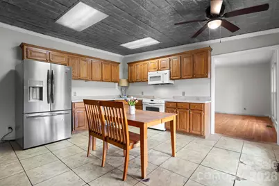 1604 4th Street NE, Hickory, NC 28601 - Photo 10