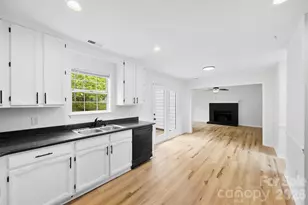 8413 Woodford Bridge Dr, Charlotte, NC 28216 - Photo 12