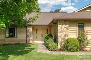 504 Crooked Creek Rd, Hendersonville, NC 28739 - Photo 2