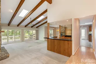 504 Crooked Creek Rd, Hendersonville, NC 28739 - Photo 4