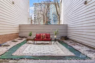 212 W 10th St, Charlotte, NC 28202 - Photo 12